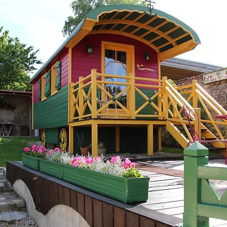 Roulotte La Dominique Bed & Breakfast Romery  Exterior foto