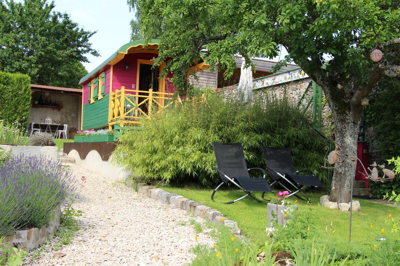 Roulotte La Dominique Bed & Breakfast Romery  Exterior foto
