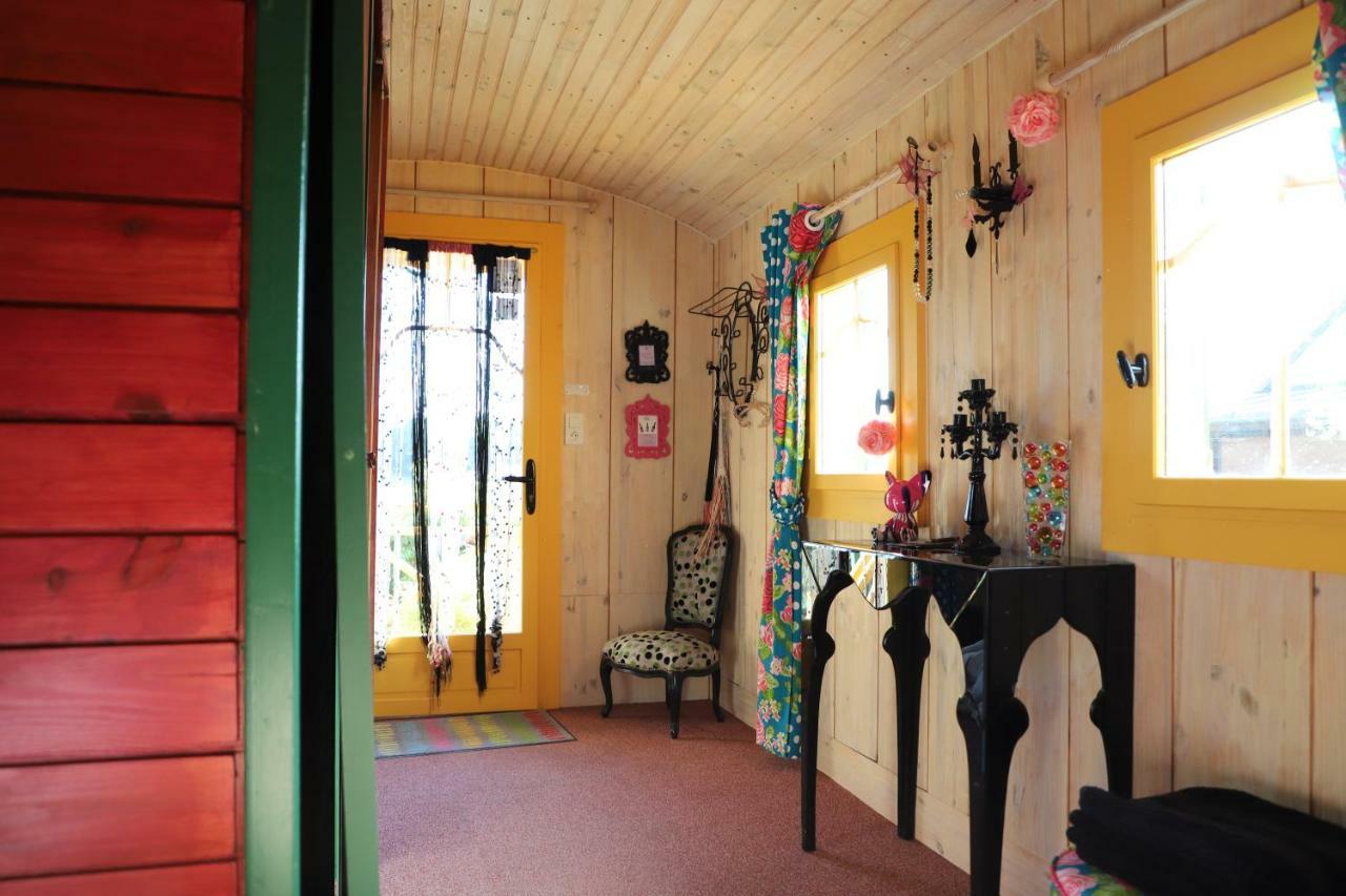 Roulotte La Dominique Bed & Breakfast Romery  Exterior foto